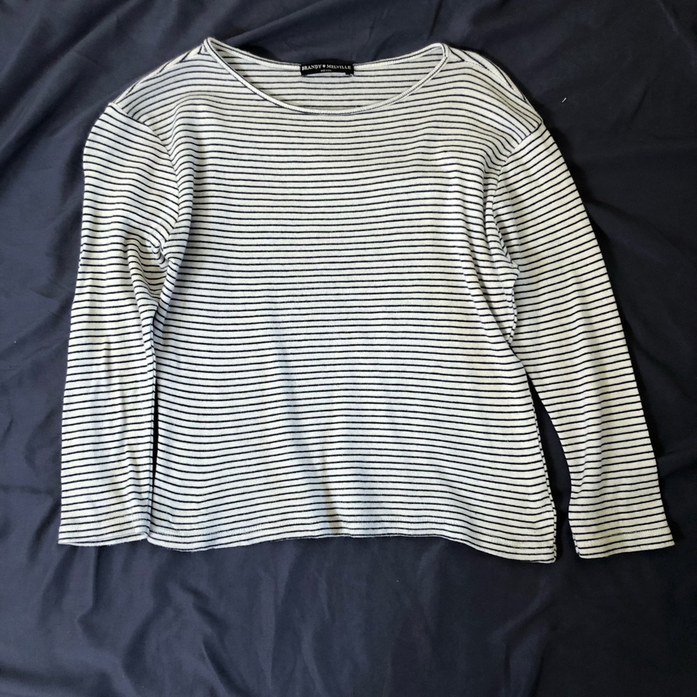 Brandy Melville Quarter sleeve top